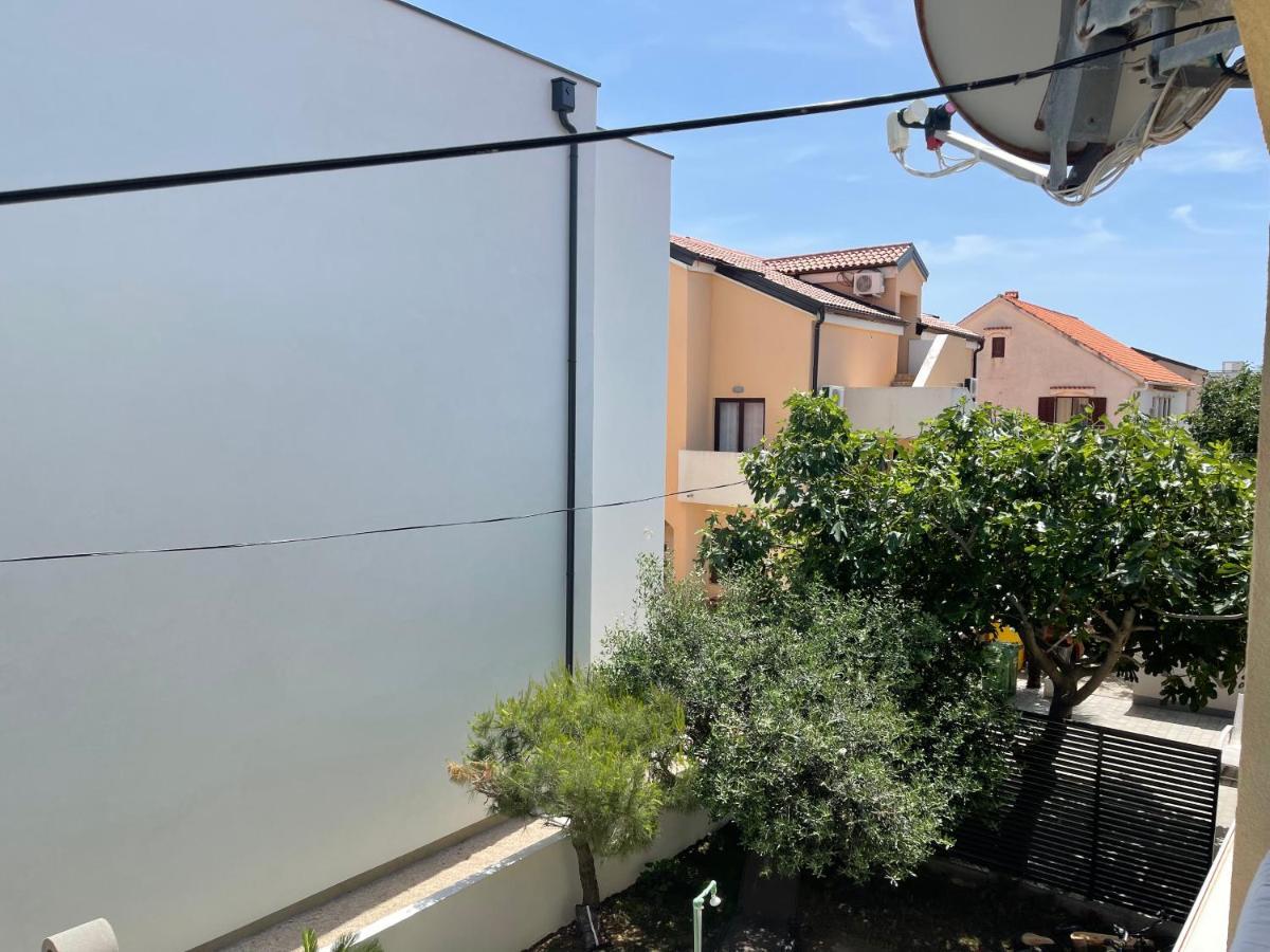 Apartments Villa Engeli Vir Exterior photo