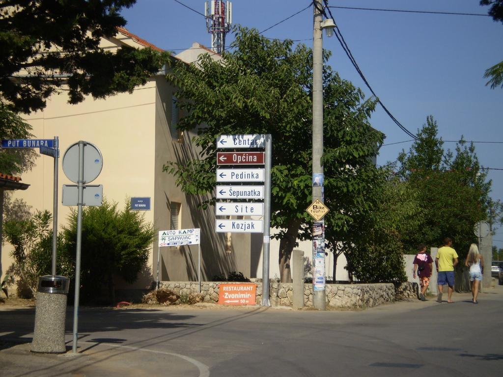 Apartments Villa Engeli Vir Exterior photo