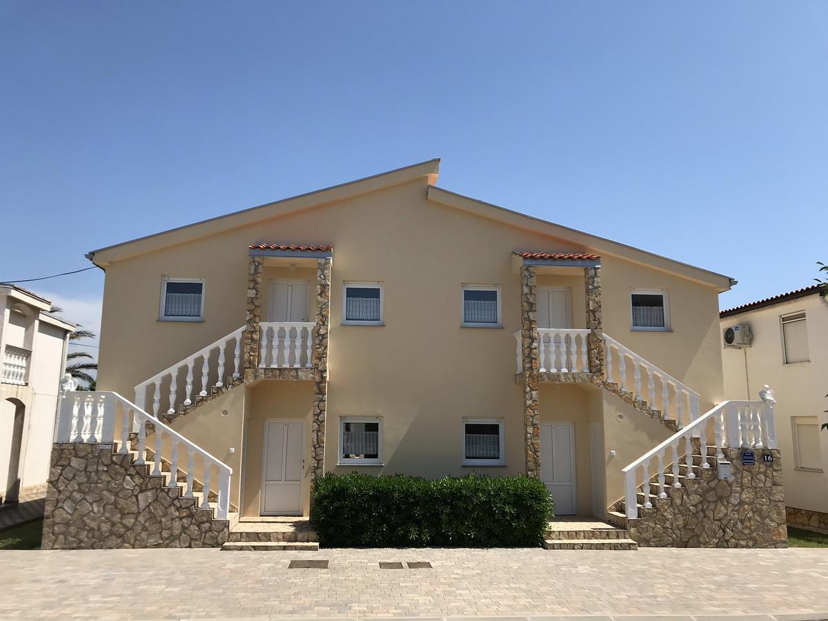 Apartments Villa Engeli Vir Exterior photo