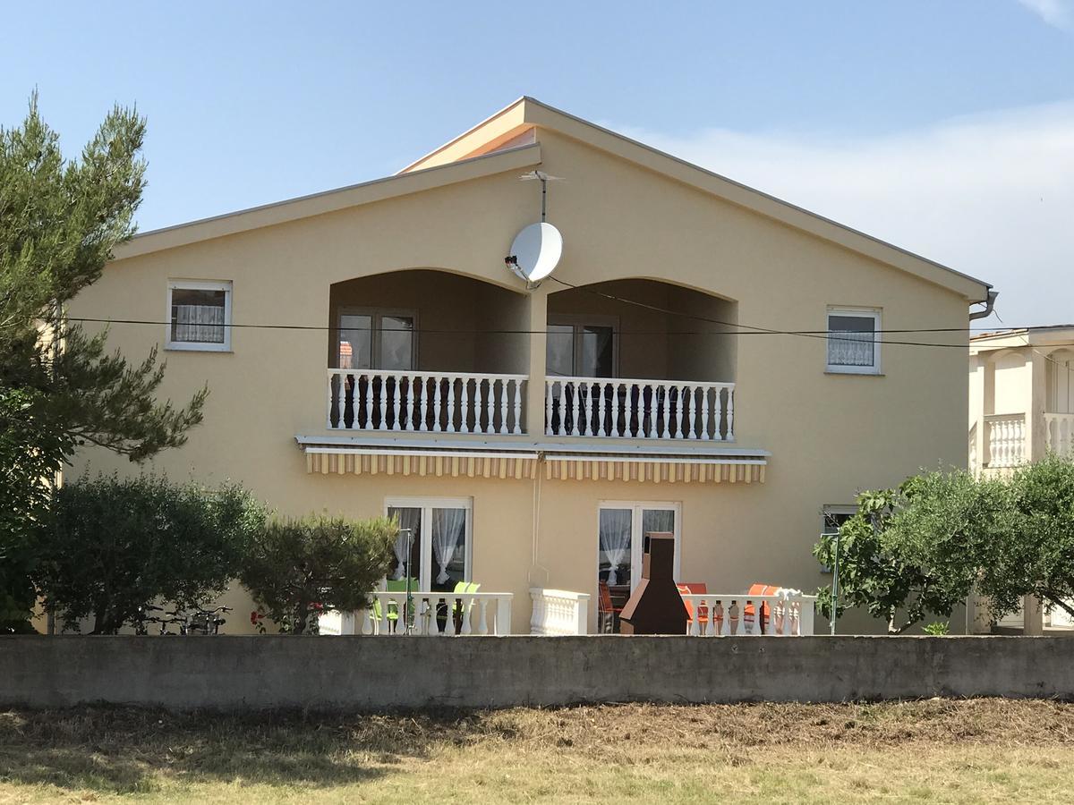 Apartments Villa Engeli Vir Exterior photo