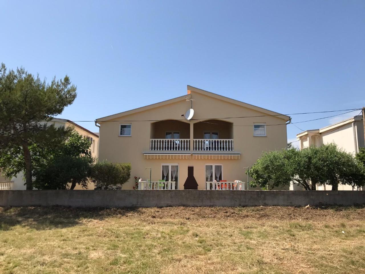 Apartments Villa Engeli Vir Exterior photo