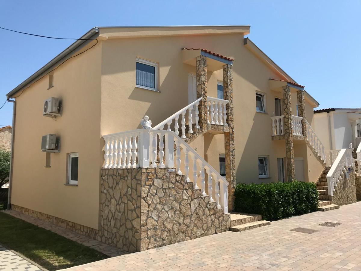 Apartments Villa Engeli Vir Exterior photo